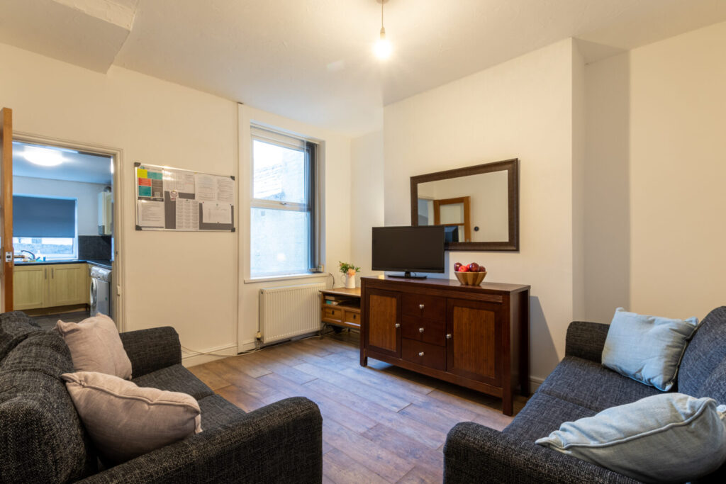 4 Coulston Road
