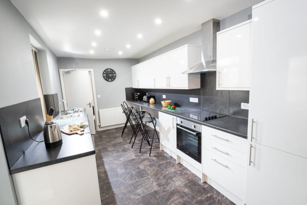 27 Coulston Road