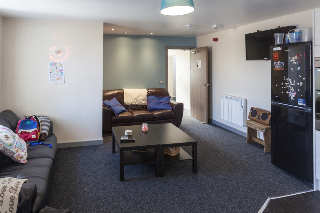 Flat 2, 5-9 Sir Simons Arcade